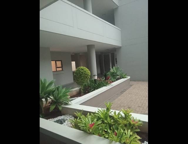 2 BEDROOM APARTMENT FOR SALE IN UMHLANGA RIDGE